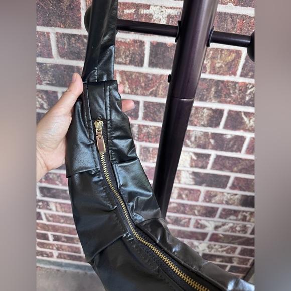 Handmade Vegan Leather Pleated Croissant/Crescent/Dumpling/Banana Bags Crossbody - Picture 3 of 13